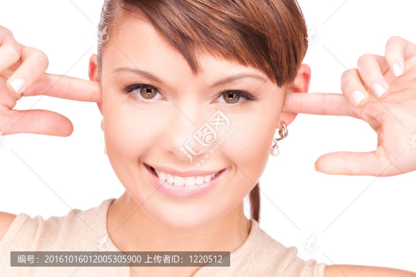 面帶微笑的女人
