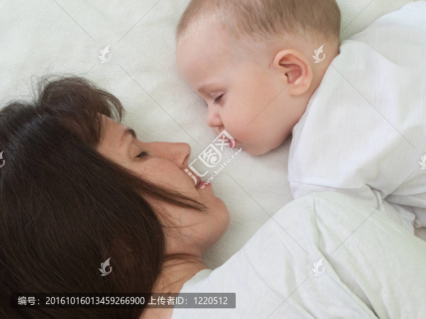 母親和孩子