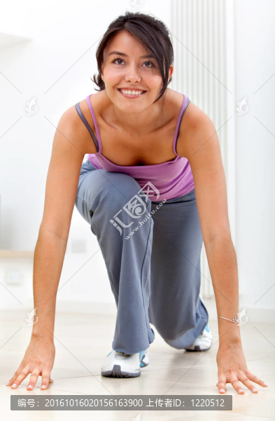 體操女子準(zhǔn)備比賽