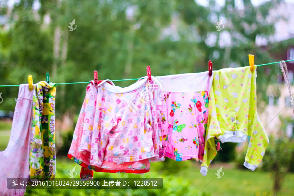 衣服上的繩子