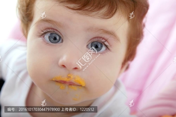 寶寶吃粥臟嘴