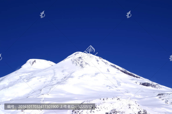 高加索山脈。厄爾布魯士山