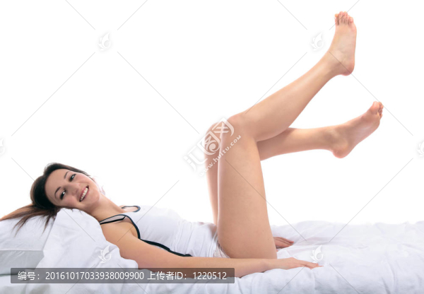 醒著的年輕女人