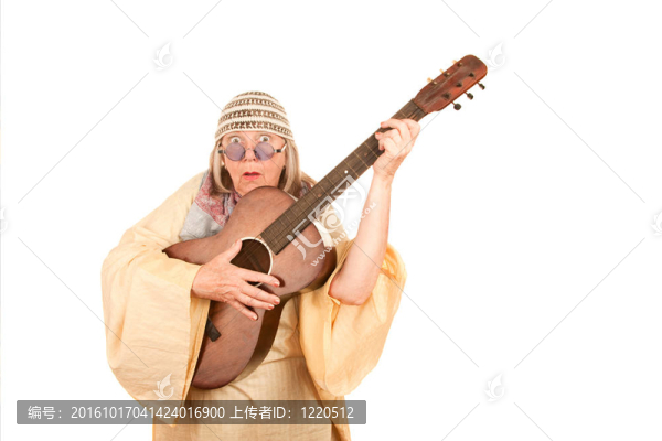 瘋狂新時(shí)代女人與吉他