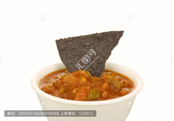 藍(lán)色玉米餅芯片和薩爾薩