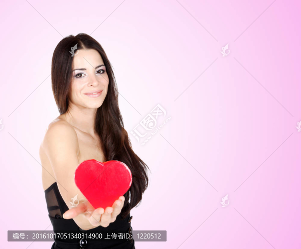 一個(gè)美麗年輕微笑女人的畫像