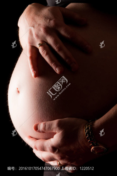 孕婦肚子
