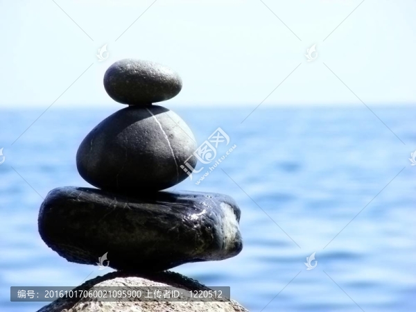 石頭金字塔