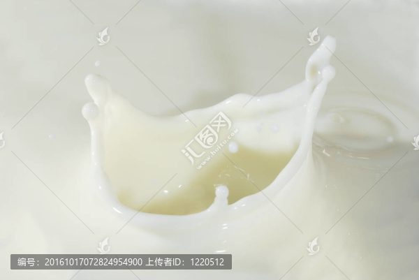 牛奶濺