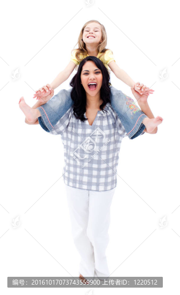 愛心媽媽給背著女兒