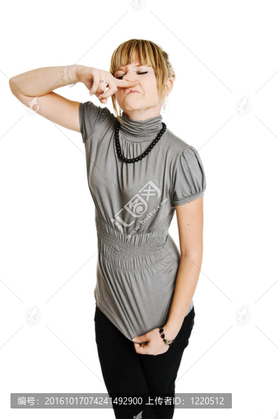 白人背景的年輕女子