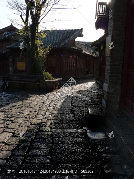 清晨的石板路