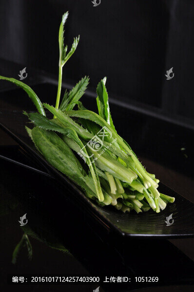 剁椒野香菜