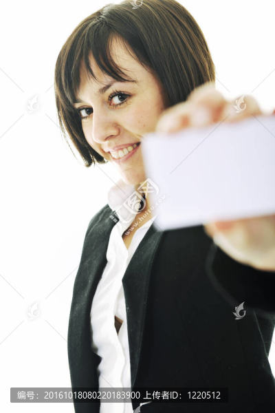 年輕商務(wù)女性展示空名片