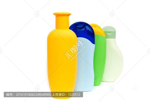 四瓶洗發(fā)水，孤立在白色colured