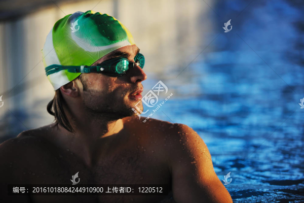 游泳運(yùn)動(dòng)員