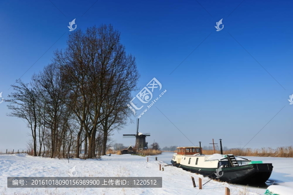 美麗的冬季風車景觀