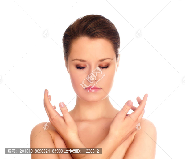 美麗的女孩閉著眼睛