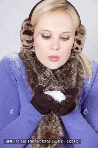 女人與雪