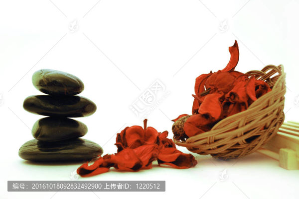 溫泉石與紅花瓣