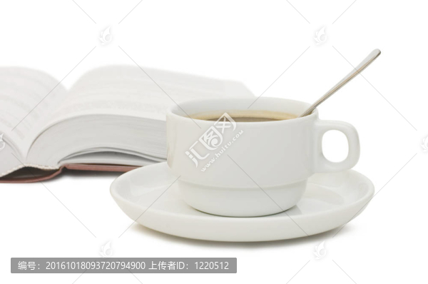 從咖啡中分離出的書(shū)和杯子
