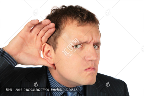 男人聽到
