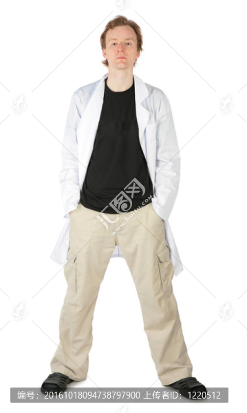 穿白衣的男子
