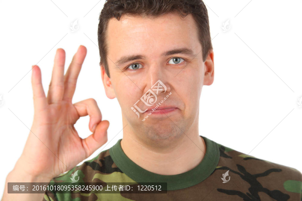 迷彩偽裝的人