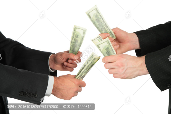手里拿著美元的商人