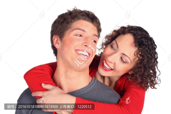 年輕的擁抱和微笑