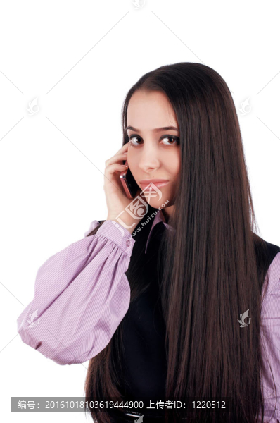 年輕漂亮的黑發(fā)女生