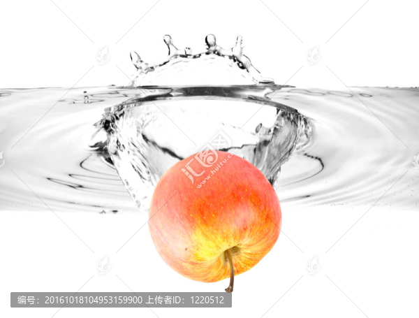 紅蘋果掉進水里