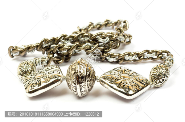 銀耳環(huán)