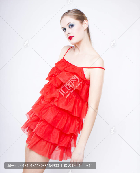 穿紅衣服的女人