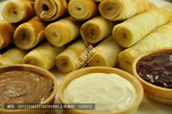 蔓越莓果醬煎餅；巧克力和奶油