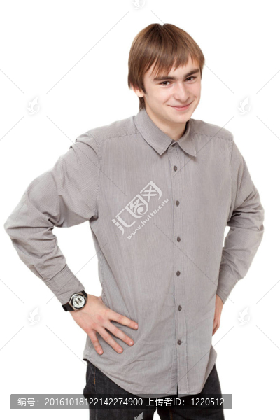 在灰色布上的年輕人