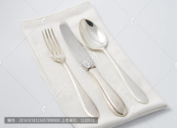 用亞麻布餐巾餐具