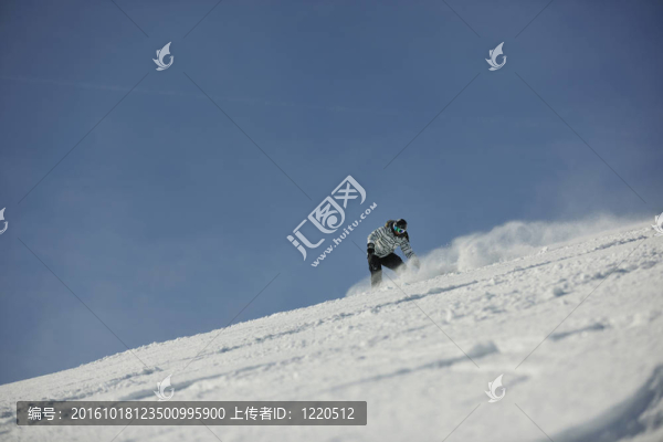 滑雪板的女人