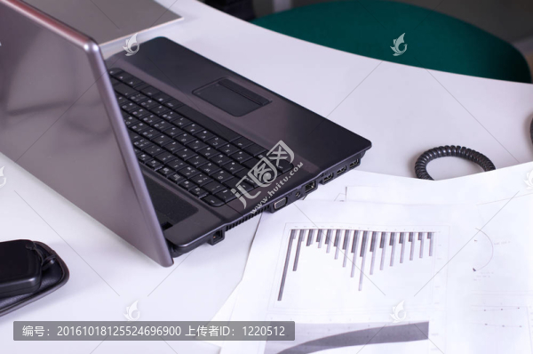 年輕人的手-匯圖網(wǎng) www.fosd68.com 年輕人的手