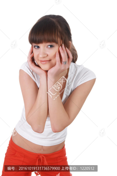 穿著白色T恤的迷人女孩