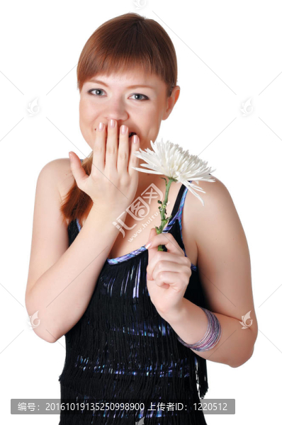 迷人的年輕女子在晚禮服