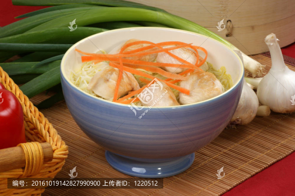 亞洲風(fēng)格Noode雞湯胡蘿卜