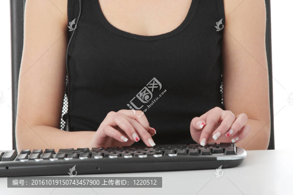 青少年婦女使用電腦