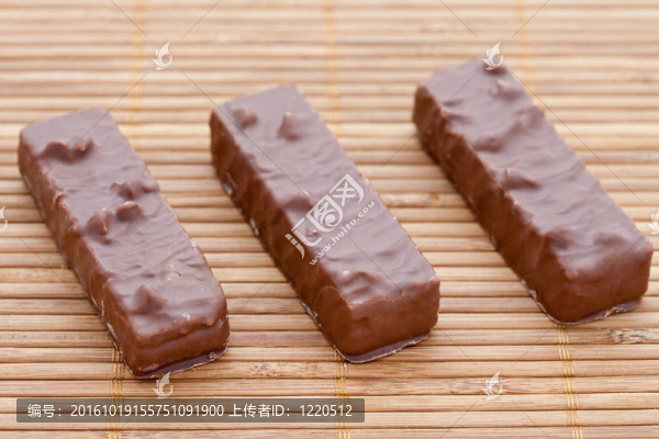 三巧克力零食
