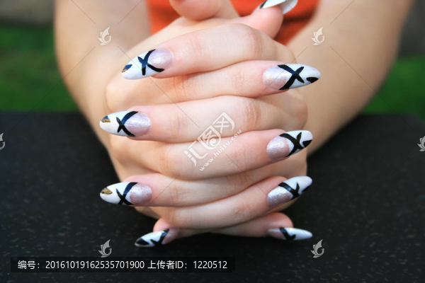 手
