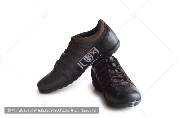白色背景下的運動鞋