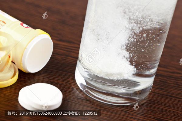表溶于水
