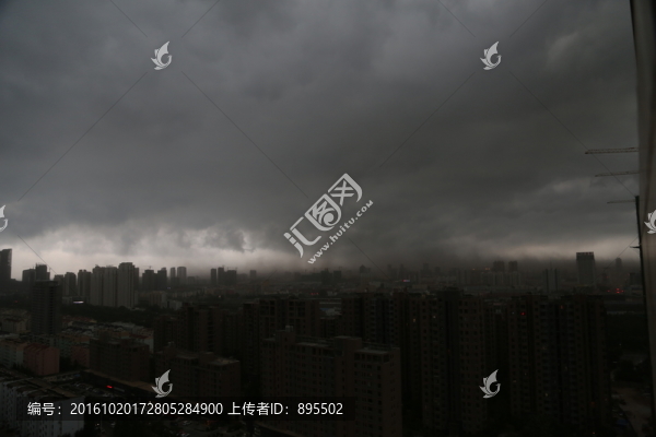 暴風(fēng)雨來臨