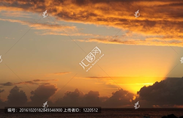 海洋中的加勒比海日落