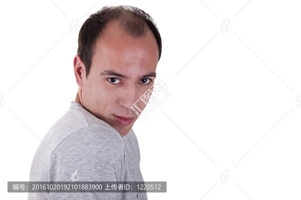 英俊的男人；回頭看